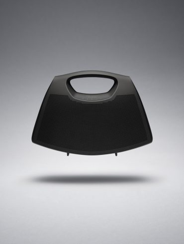 speaker bag Balenciaga | Bang & Olufsen.